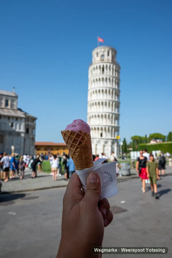 Gelato beneath the leaning tower